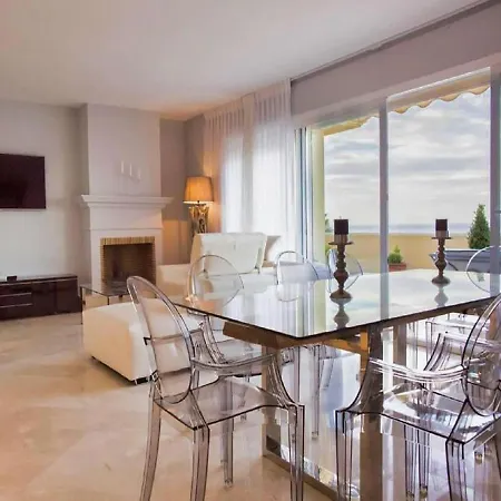 Rio Real Playa Beachfront, * מארבלה