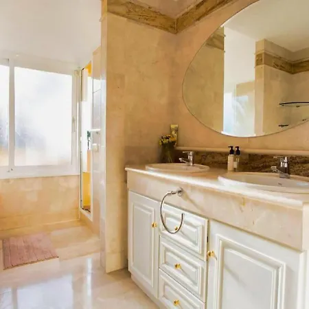 דירה Rio Real Playa Beachfront,