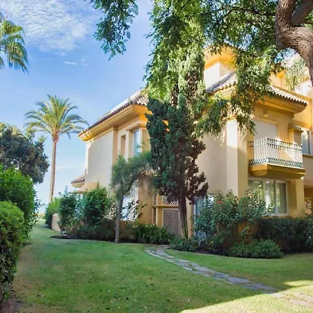 דירה Rio Real Playa Beachfront, מארבלה